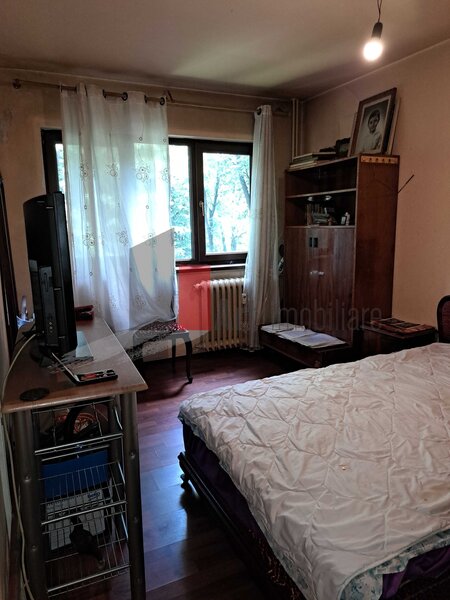 Bd. Brancoveanu vanzare apartament 4 camere decomandat